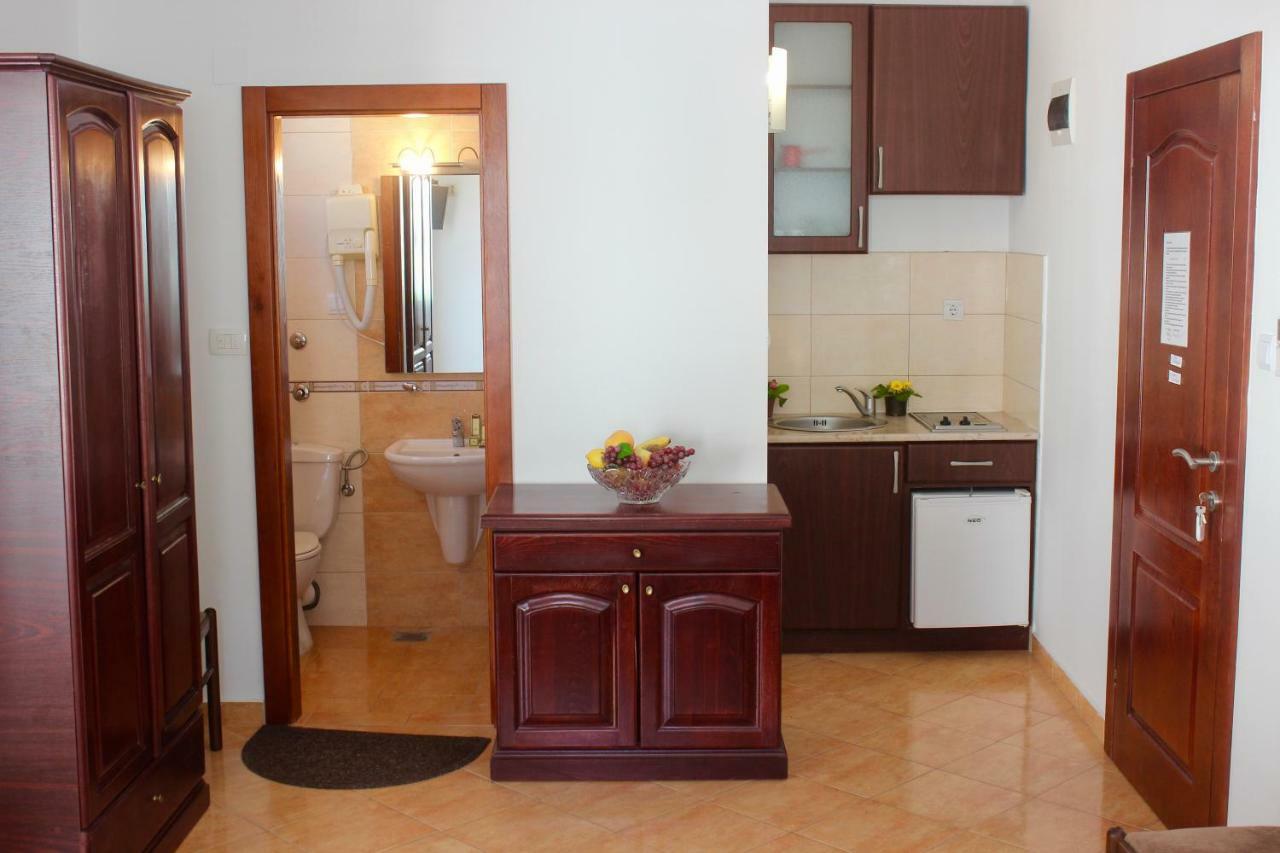 Nir Guest house *