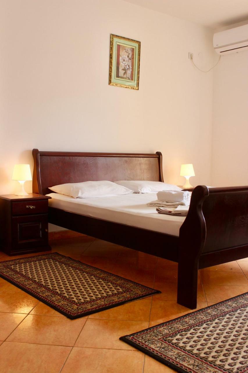 Nir Guest house *
