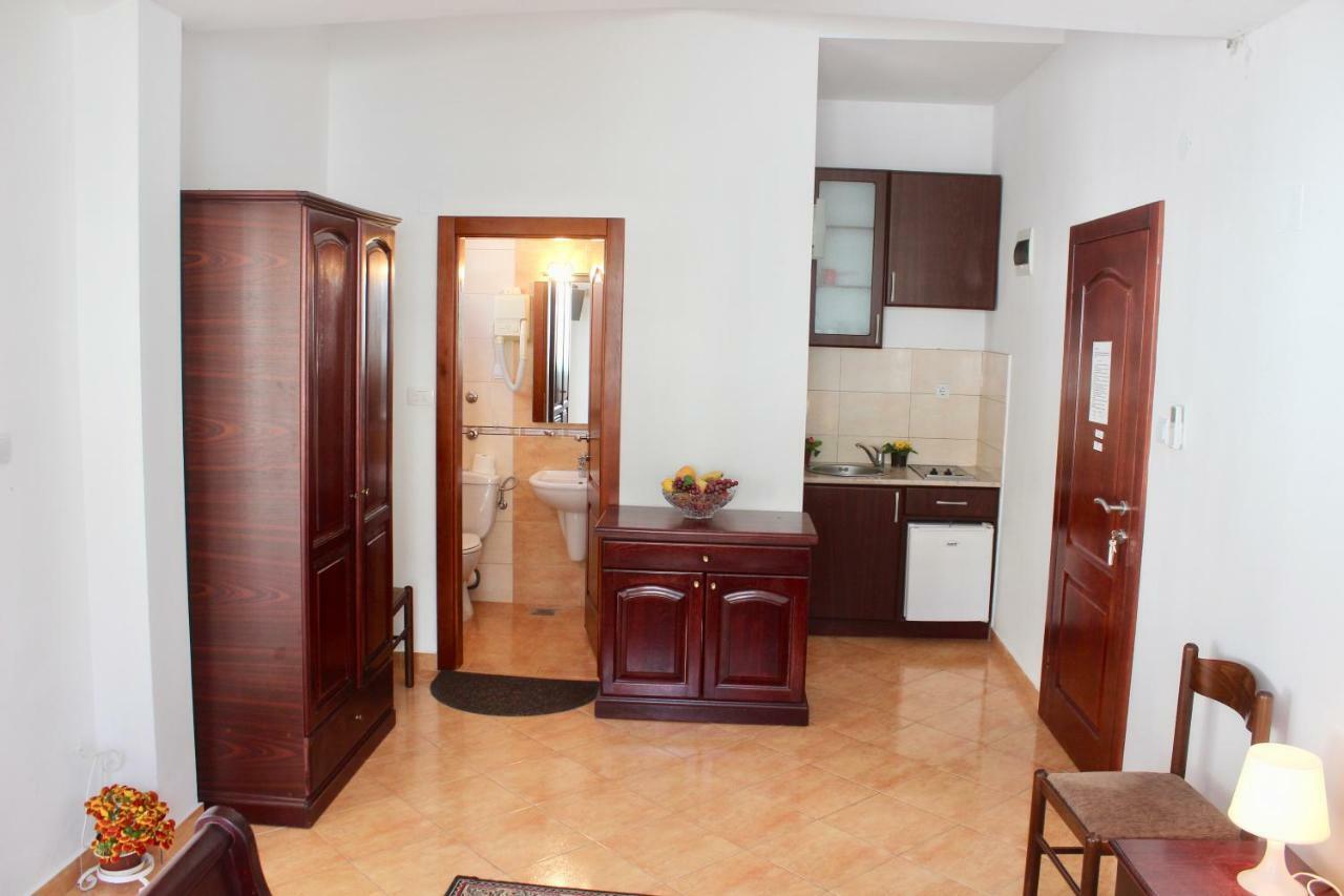Guest house Nir